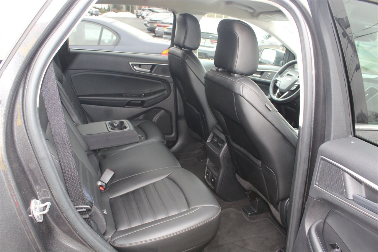 Used 2020 Ford Edge SEL w/ Convenience Package AWD/4WD image 15