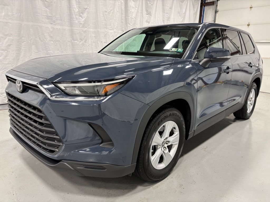 Used 2026 Toyota Grand Highlander AWD image 3