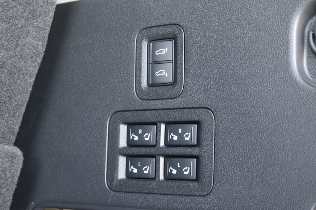 Certified 2025 INFINITI QX80 Sensory image 30