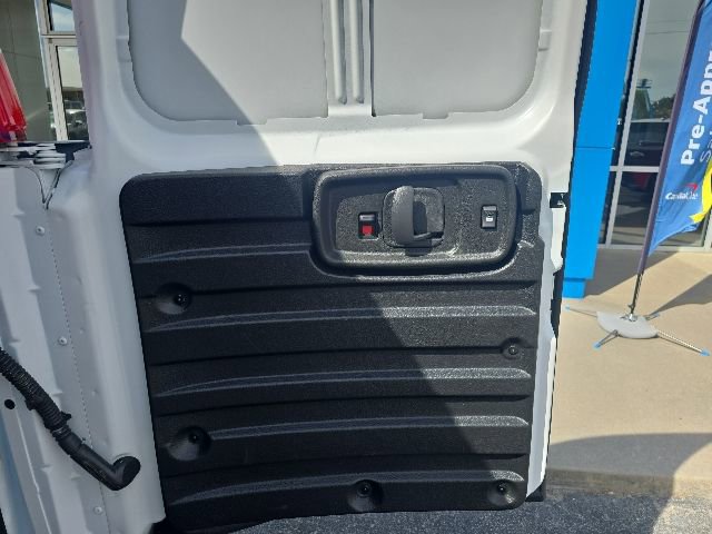 Used 2025 GMC Savana 3500 RWD image 26
