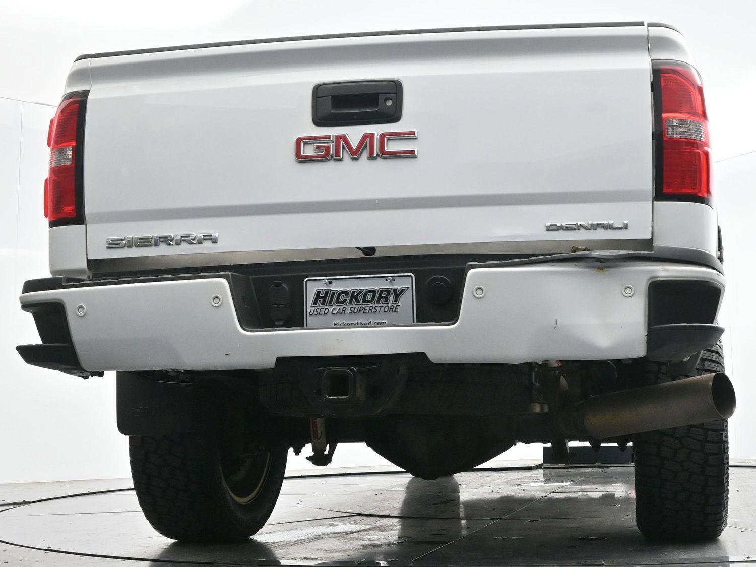 Used 2019 GMC Sierra 2500 Denali w/ Duramax Plus Package AWD/4WD image 48