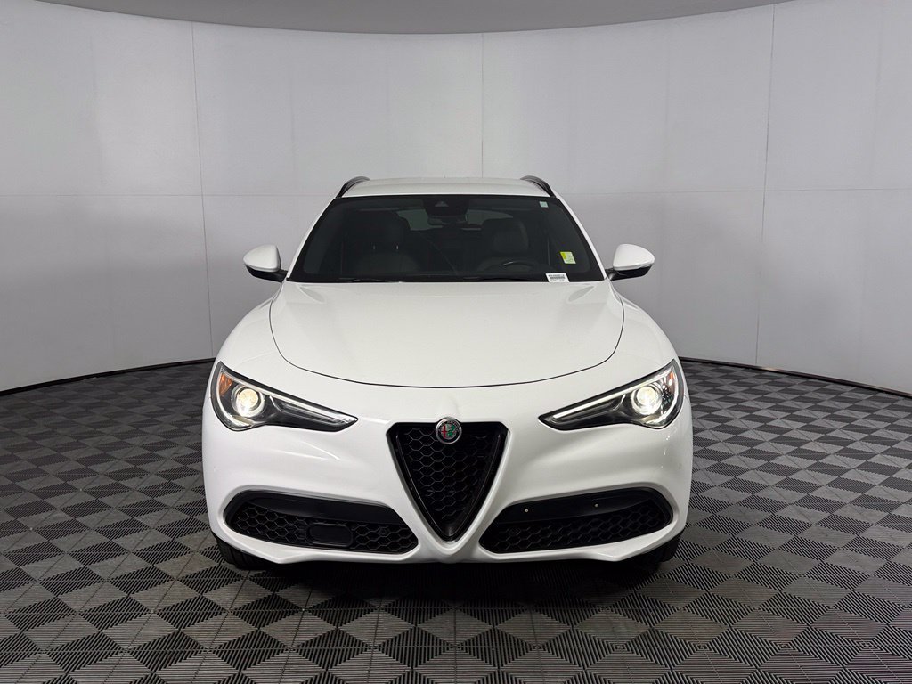 Used 2022 Alfa Romeo Stelvio Sprint RWD image 2