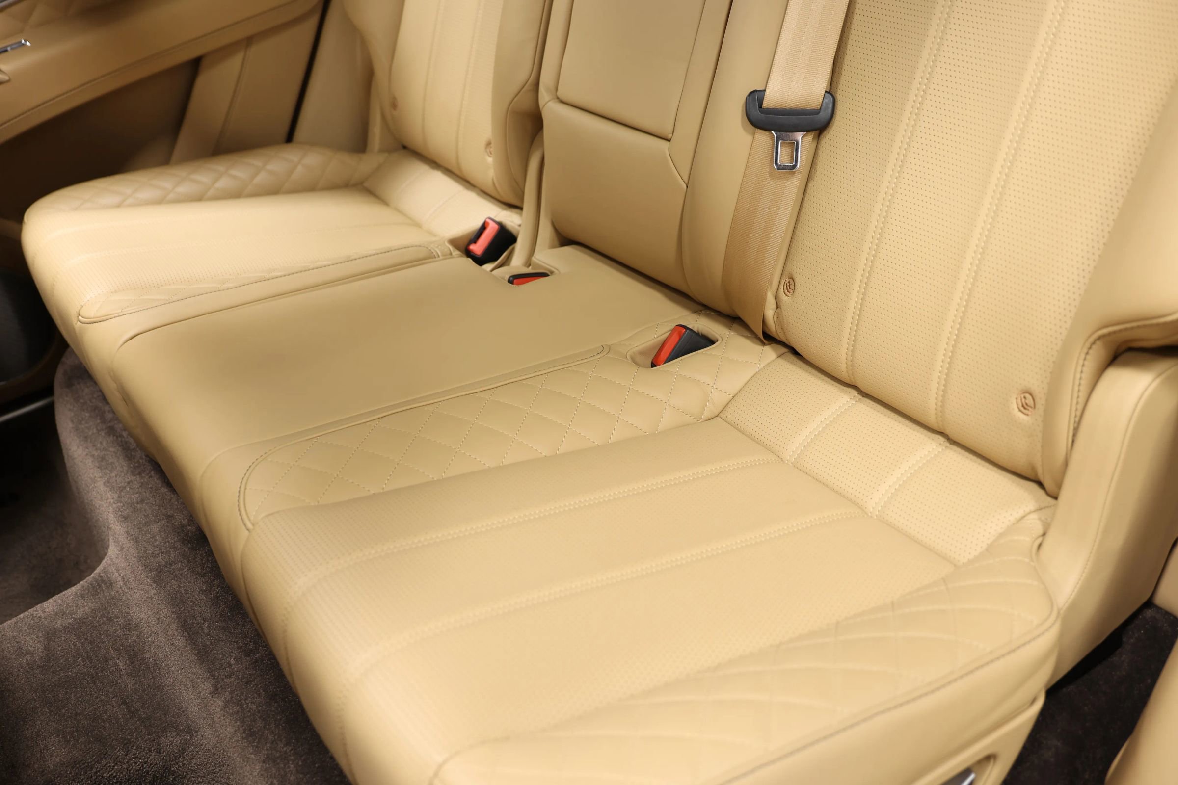 Used 2018 Bentley Bentayga AWD/4WD image 62