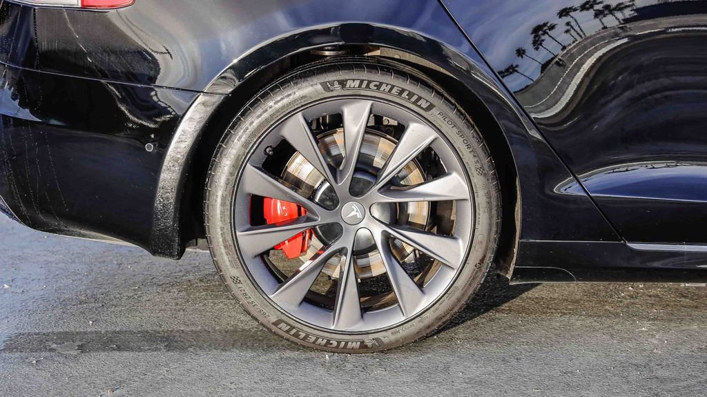 Used 2021 Tesla Model S Performance image 12