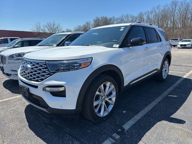 Used 2023 Ford Explorer Platinum w/ Technology Package image 3