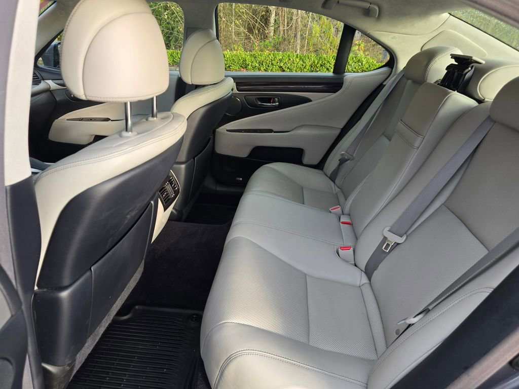 Used 2014 Lexus LS 460 image 9