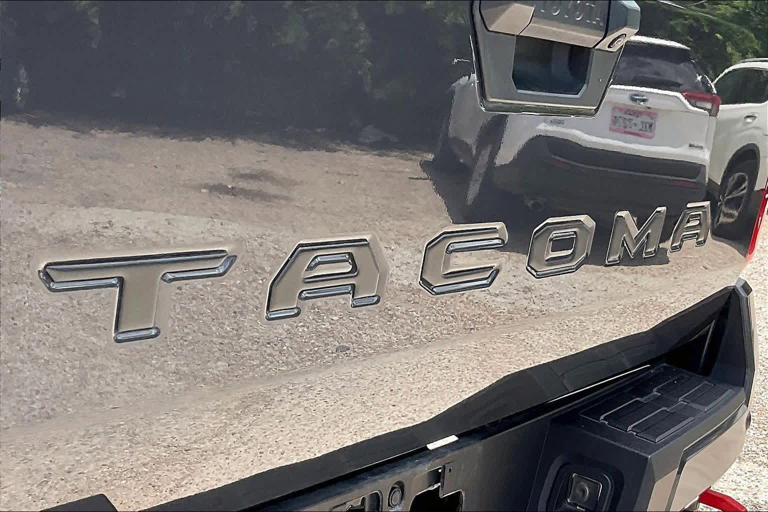 Used 2025 Toyota Tacoma TRD Off-Road w/ TRD Off Road Upgrade Package AWD/4WD image 30