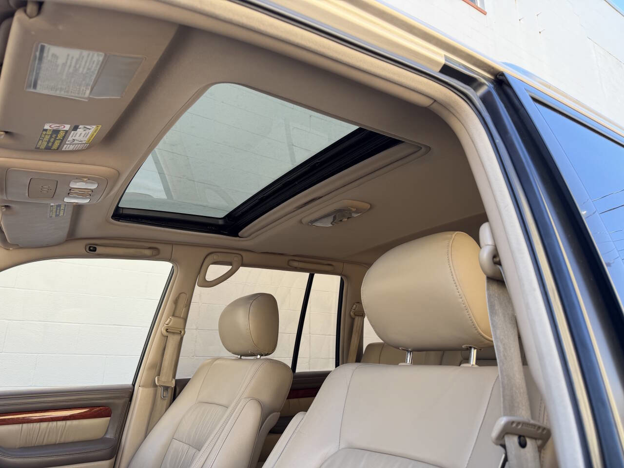 Used 2001 Lexus LX 470 4WD image 16