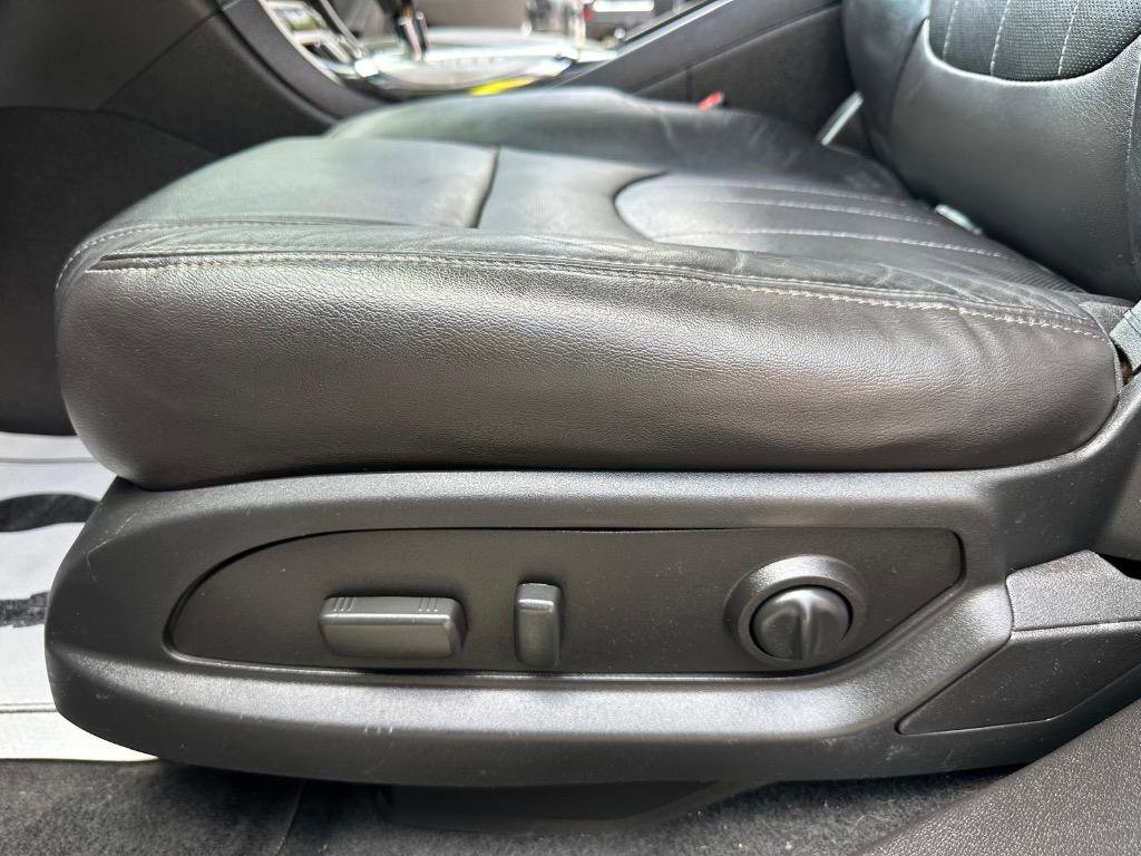 Used 2017 Buick Enclave Leather FWD image 19