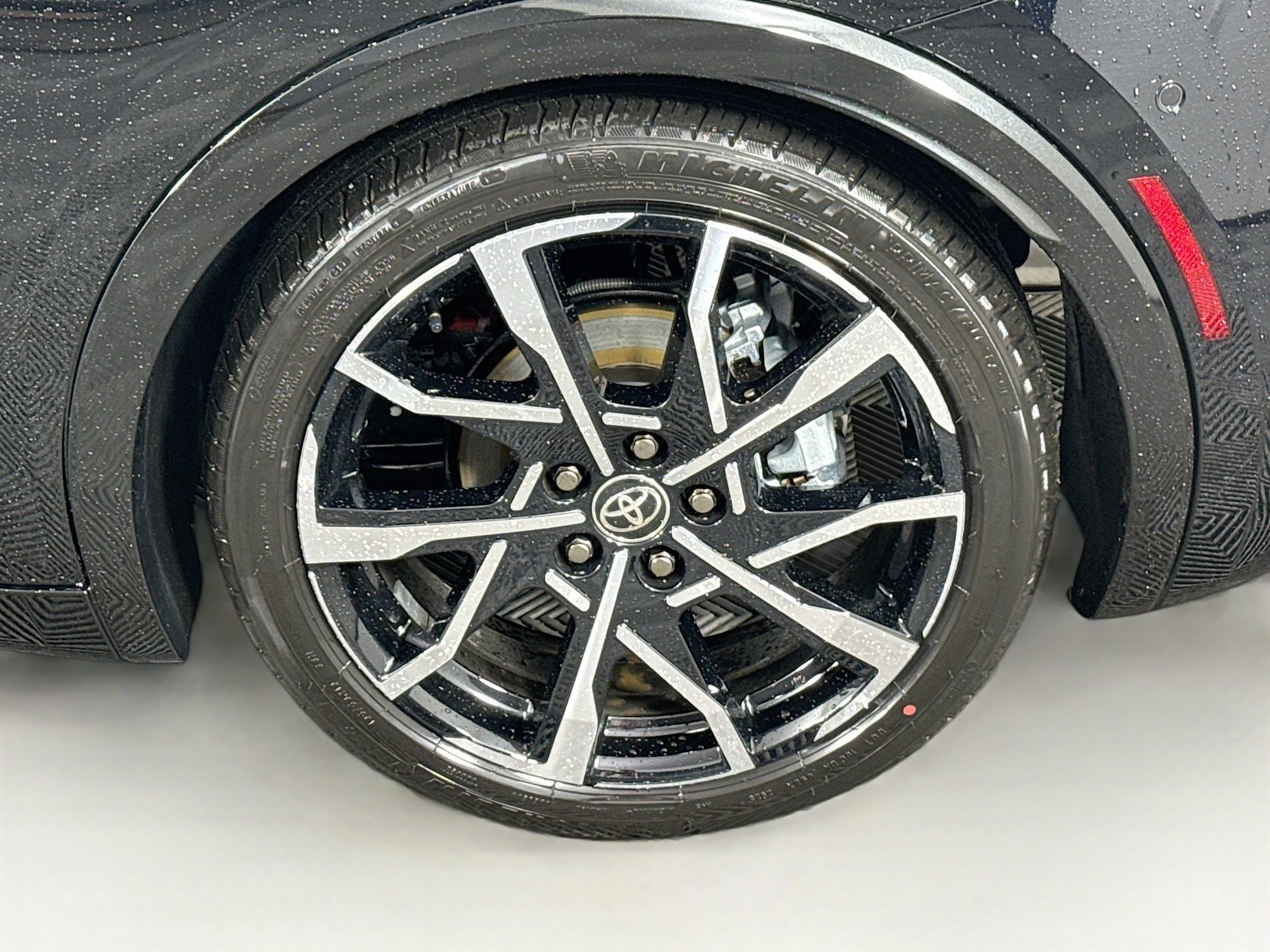 New 2026 Toyota Prius Plug-In Hybrid FWD image 9