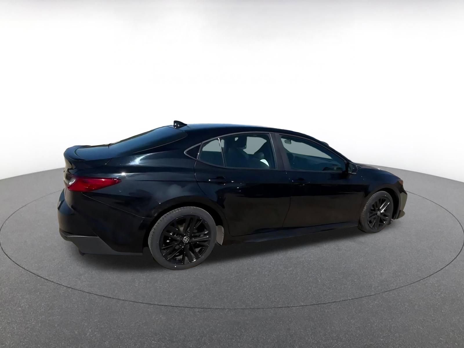 Used 2025 Toyota Camry SE FWD image 14