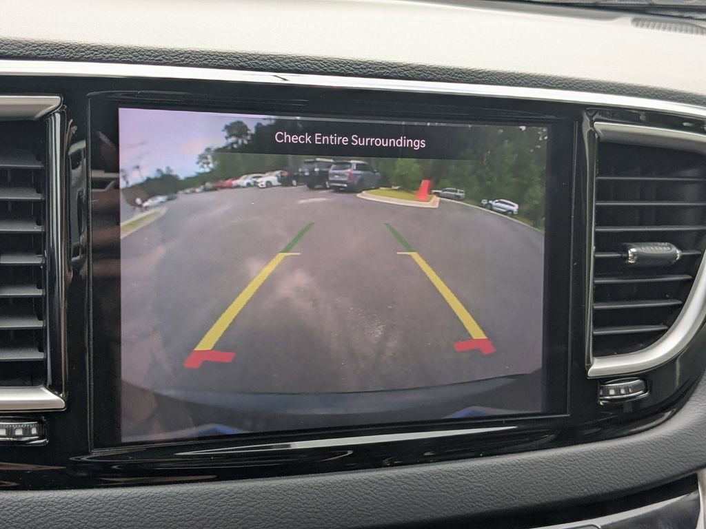 Used 2023 Chrysler Pacifica Touring-L FWD image 19