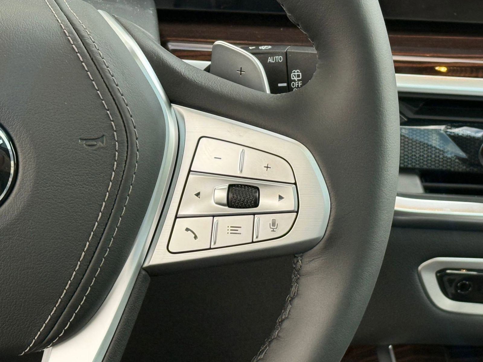 Used 2026 BMW X7 xDrive40i w/ Premium Package image 24