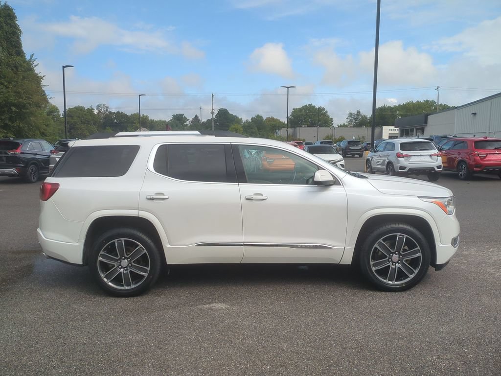 Used 2019 GMC Acadia Denali w/ Technology Package FWD image 4