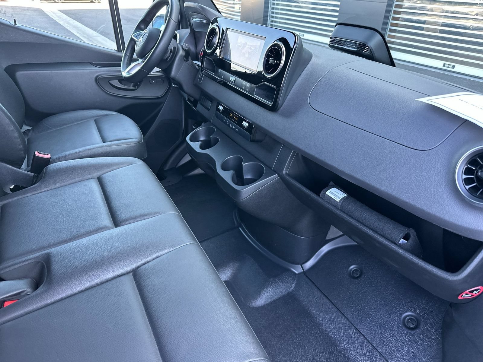 Used 2025 Mercedes-Benz Sprinter 2500 image 17