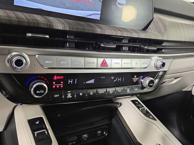 Certified 2024 Kia Telluride EX w/ EX Captain's Chair Package image 23