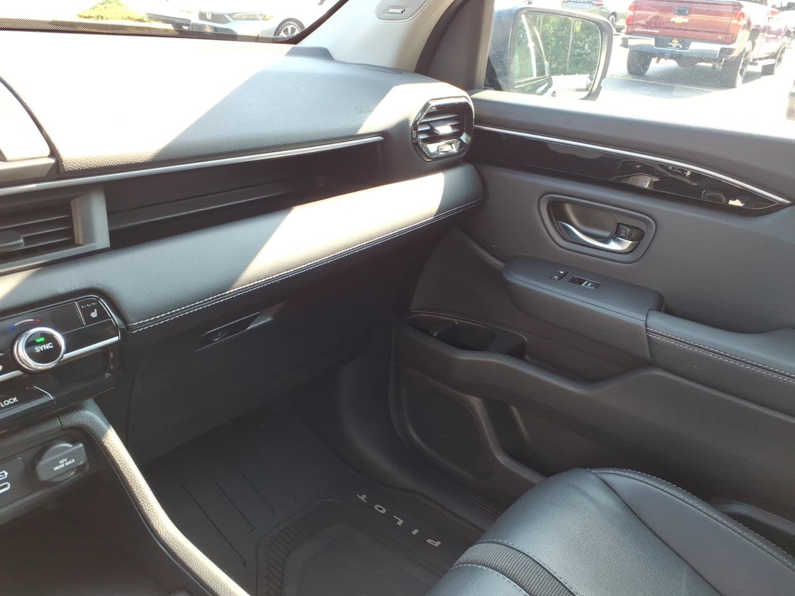 Certified 2025 Honda Pilot Touring image 24