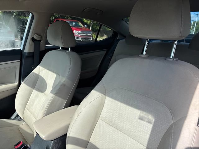 Used 2017 Hyundai Elantra SE FWD image 3