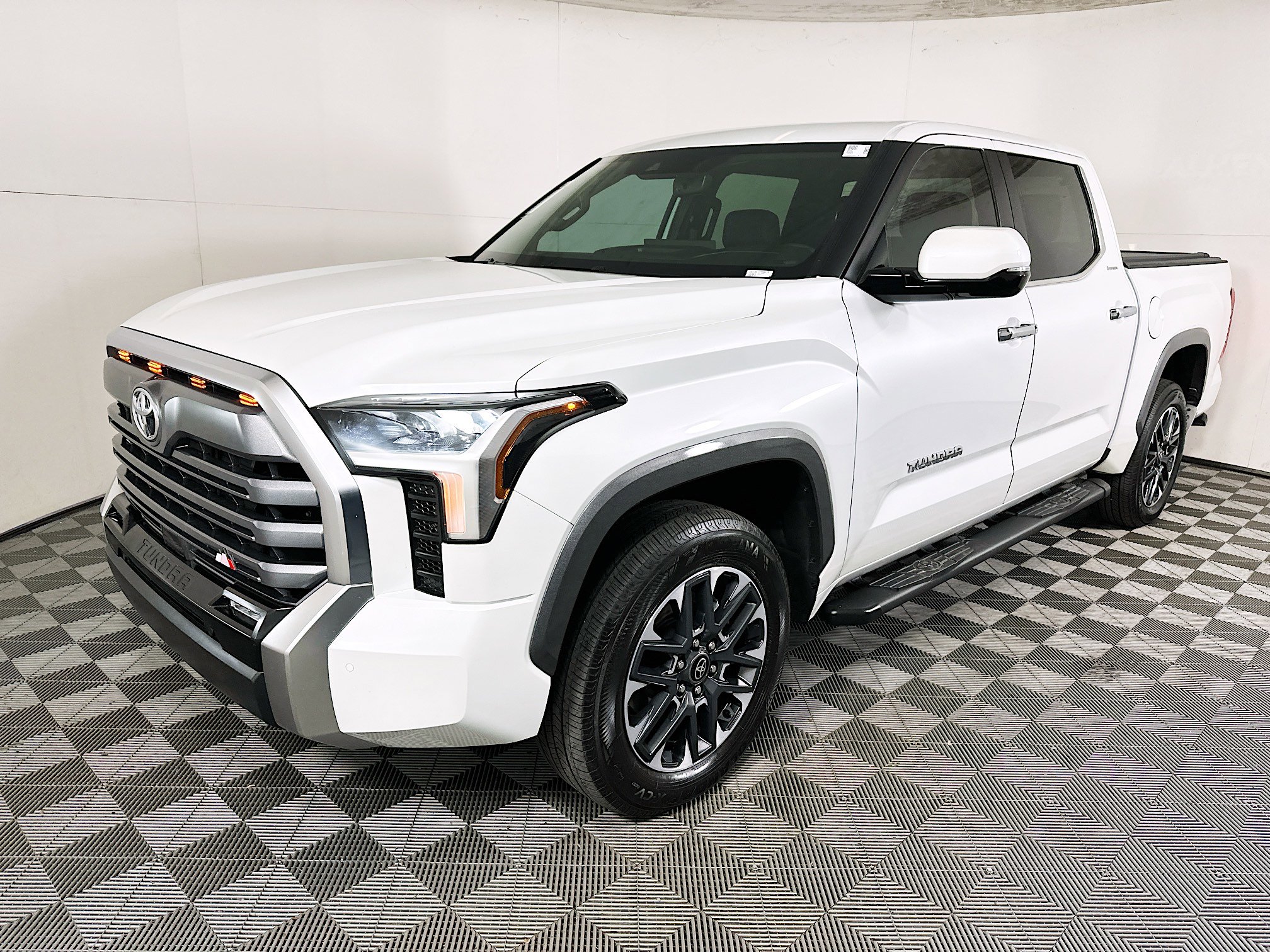 Used 2025 Toyota Tundra Limited image 7