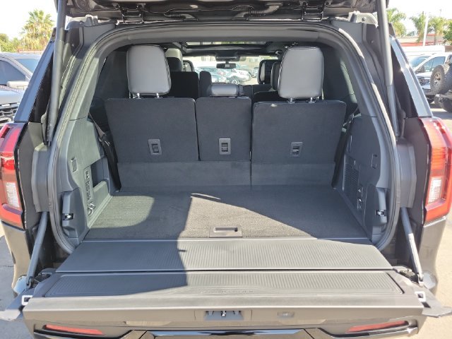 New 2027 Ford Expedition Platinum w/ Stealth Performance Package AWD/4WD image 23