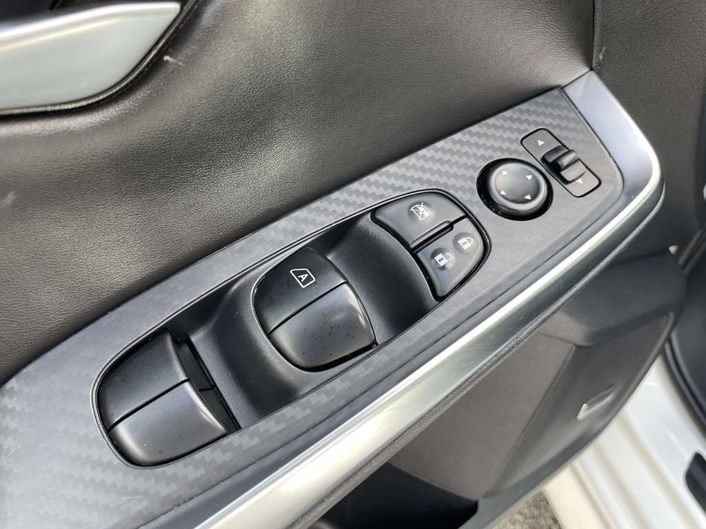 Used 2024 Nissan Sentra SR w/ SR Premium Package FWD image 16