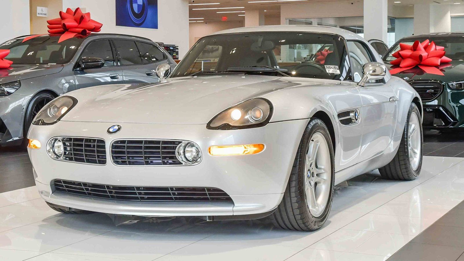 Used 2002 BMW Z8 image 1