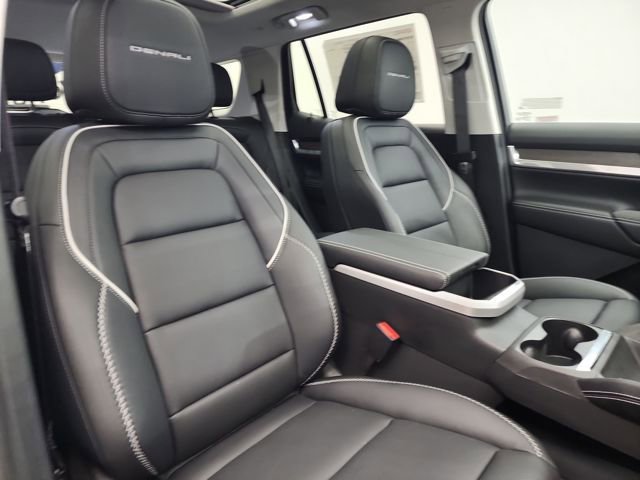 Used 2026 GMC Terrain Denali w/ LPO, Black Badging Package image 31