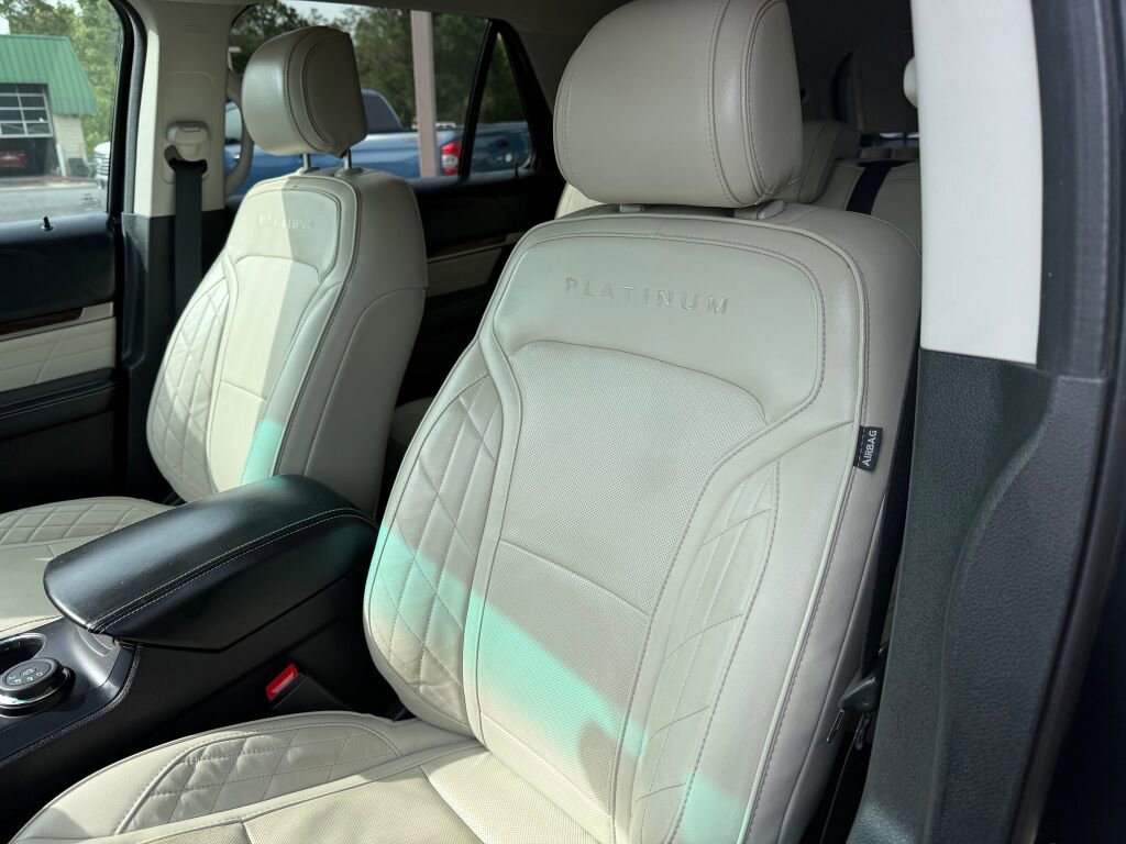 Used 2017 Ford Explorer Platinum image 11