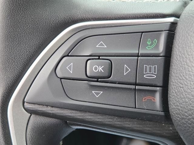 Used 2024 Jeep Grand Cherokee Altitude AWD/4WD image 15