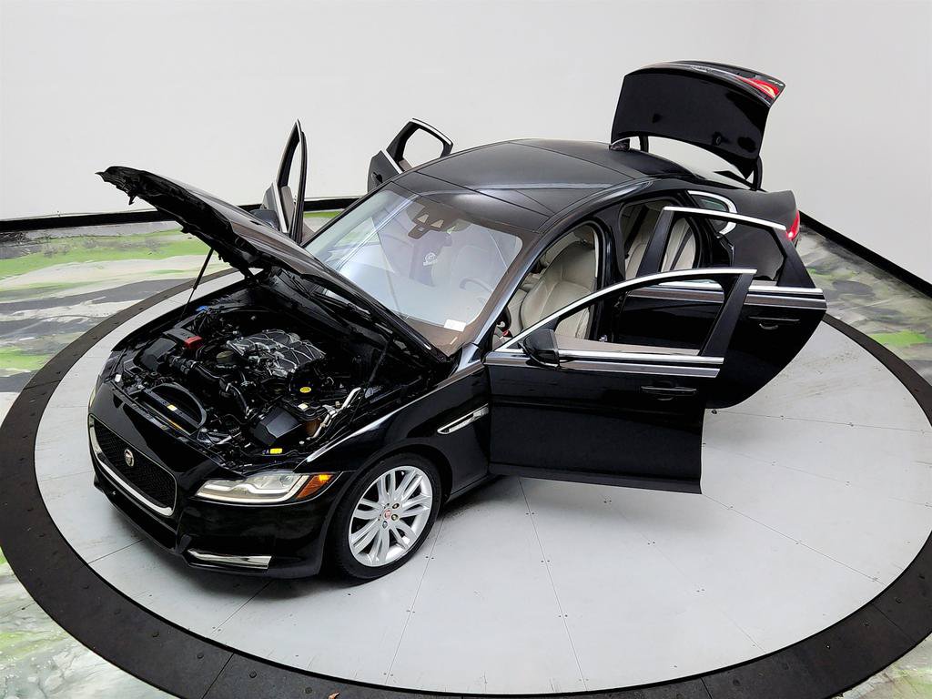 Used 2016 Jaguar XF Prestige RWD image 36