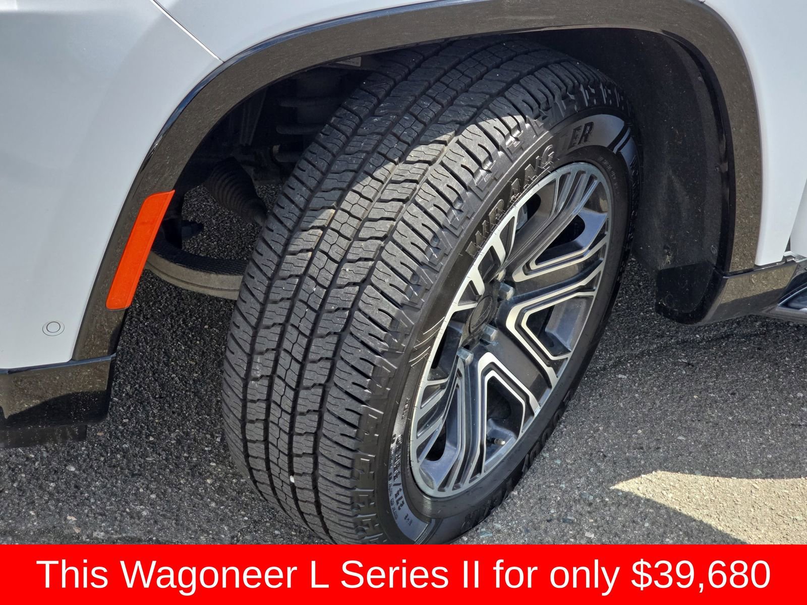 Used 2024 Jeep Wagoneer L Series II w/ Flexible Seating Group image 42