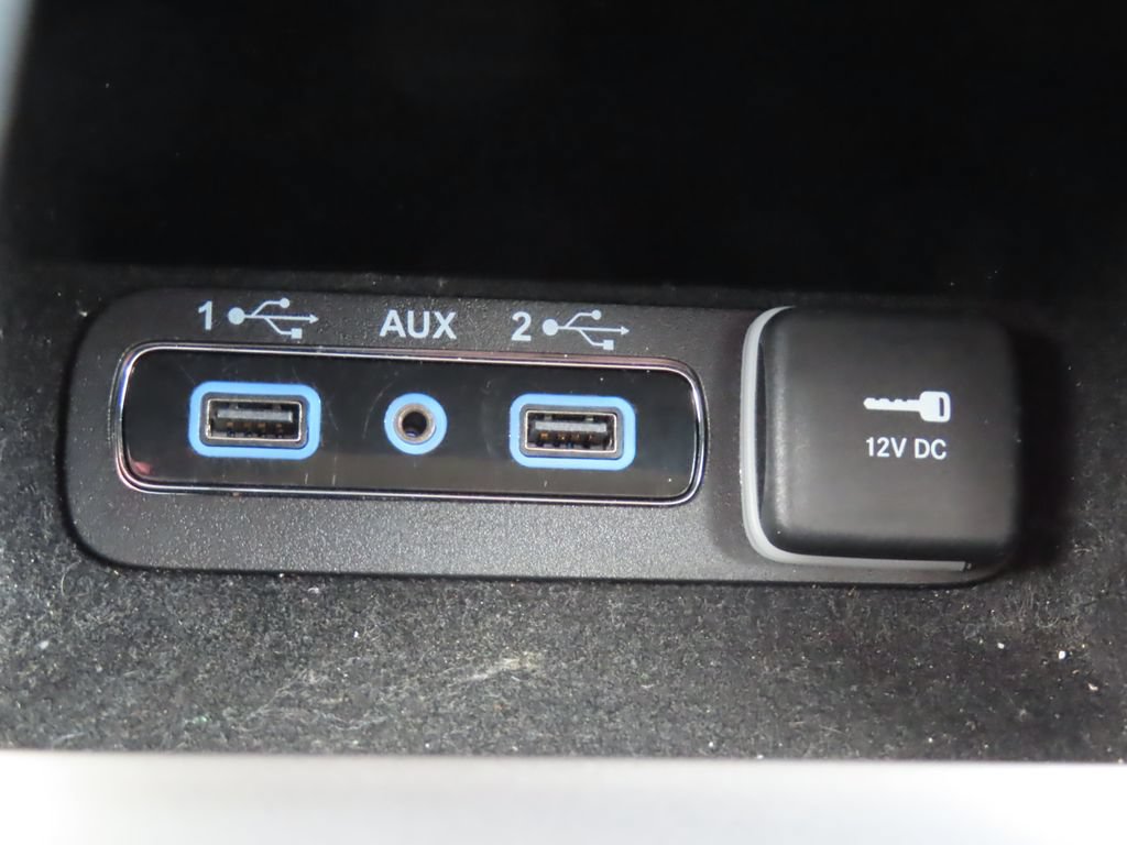 Used 2019 Jeep Grand Cherokee Overland AWD/4WD image 9