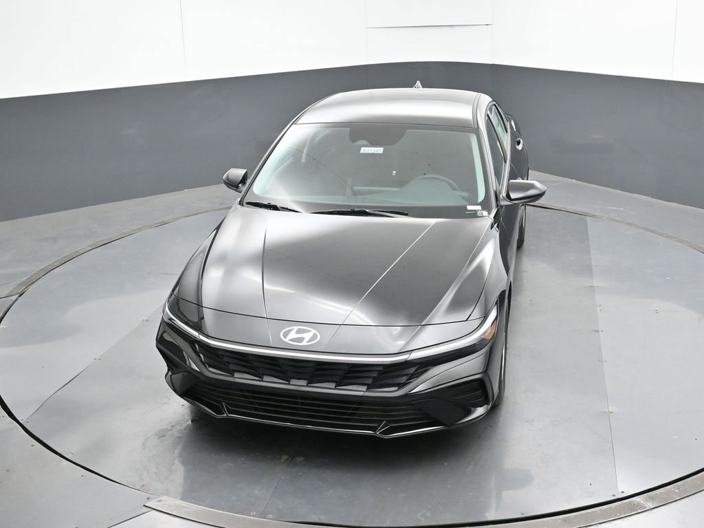 New 2026 Hyundai Elantra SE FWD image 17