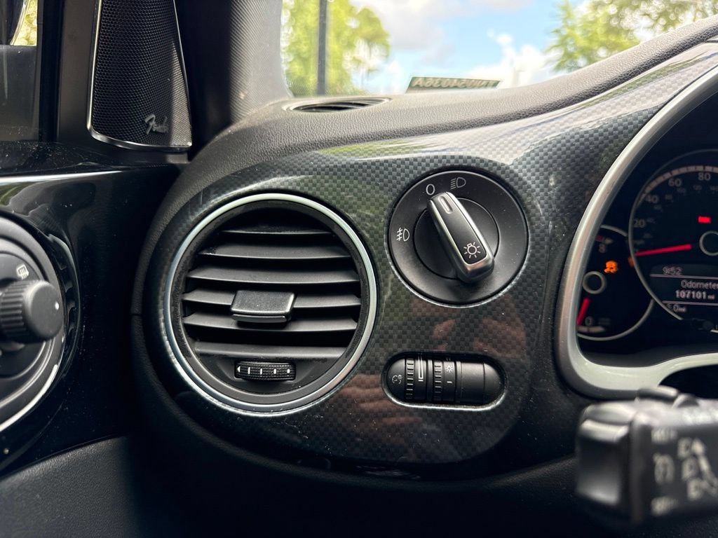 Used 2013 Volkswagen Beetle R-Line FWD image 23