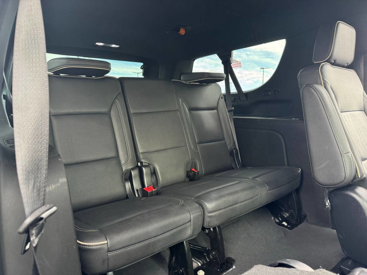 Used 2023 Chevrolet Suburban Premier image 37