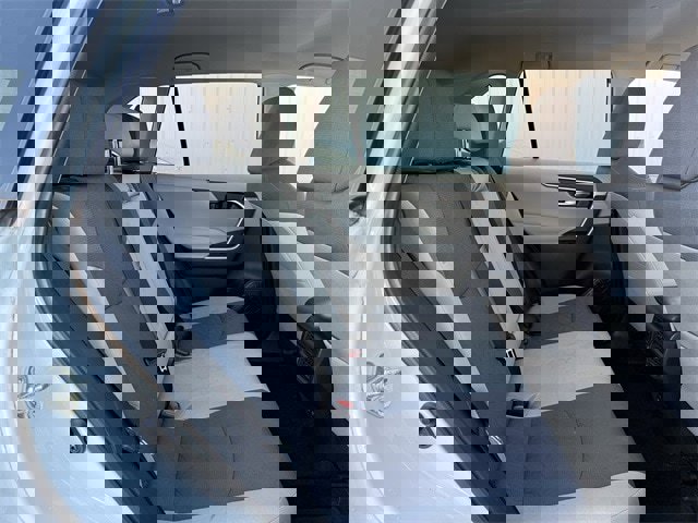 Used 2020 Toyota RAV4 XLE image 29