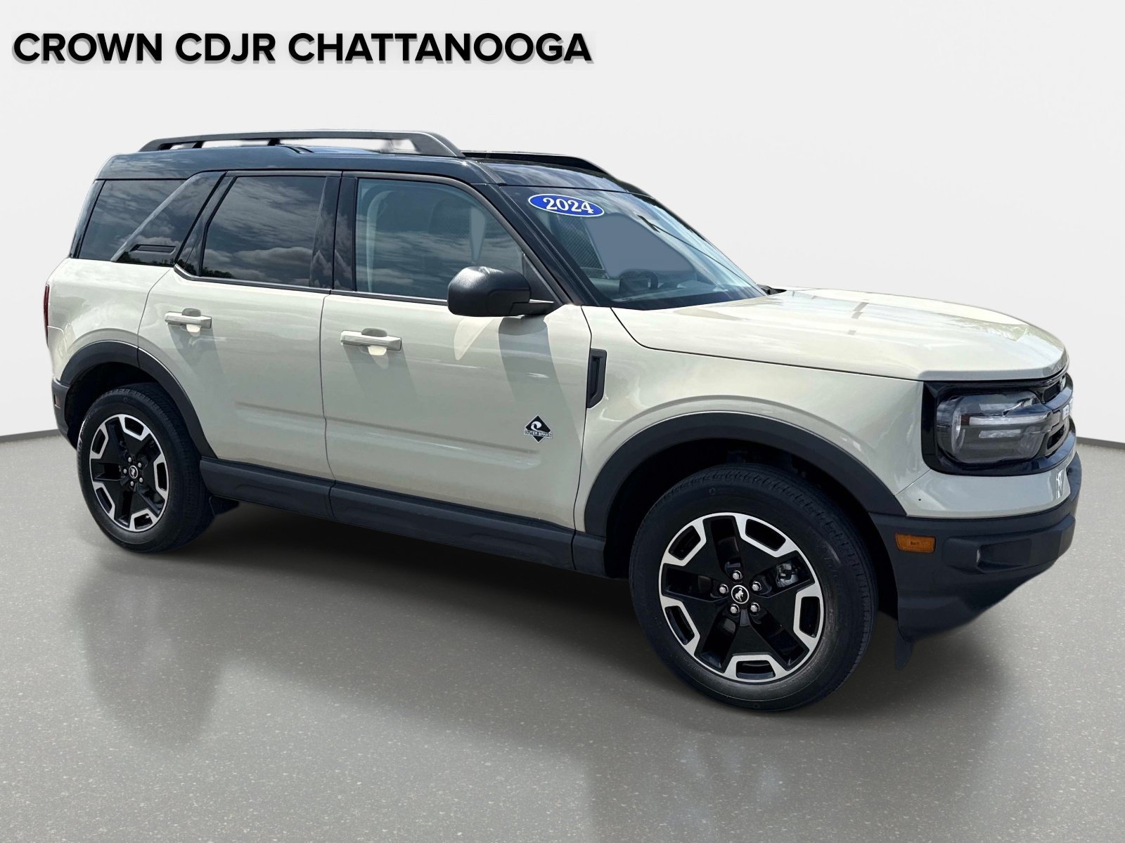 Used 2024 Ford Bronco Sport Outer Banks w/ Tech Package AWD/4WD image 2
