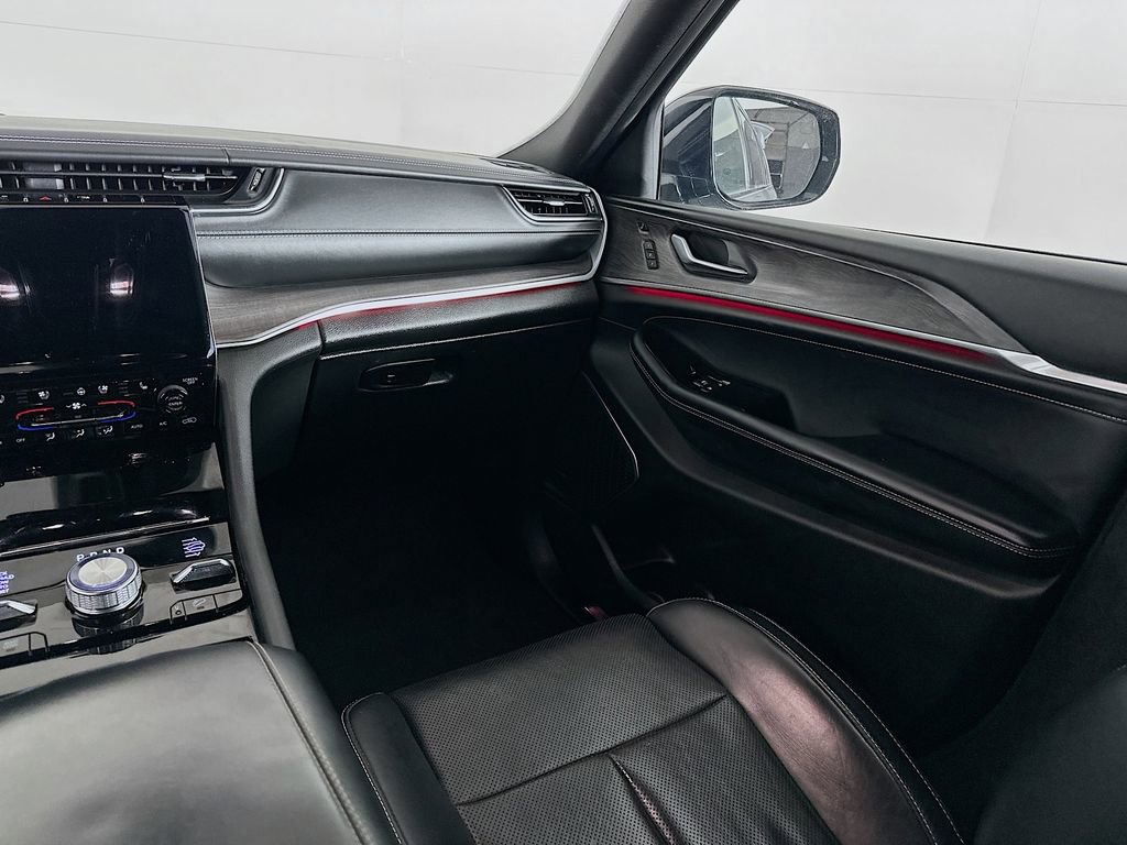 Certified 2023 Jeep Grand Cherokee L Overland w/ Luxury Tech Group IV image 33