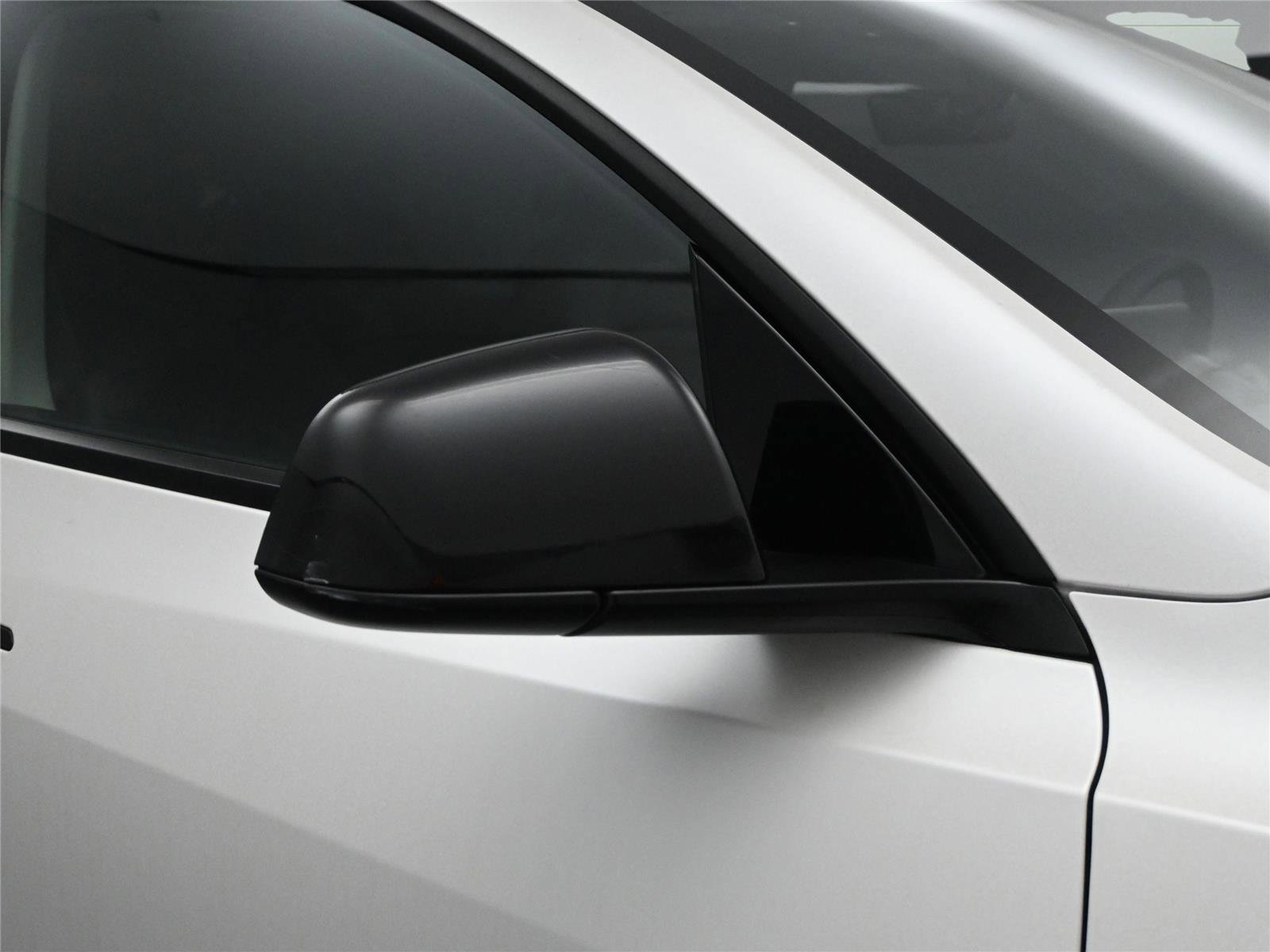 Used 2025 Tesla Model Y Performance image 14