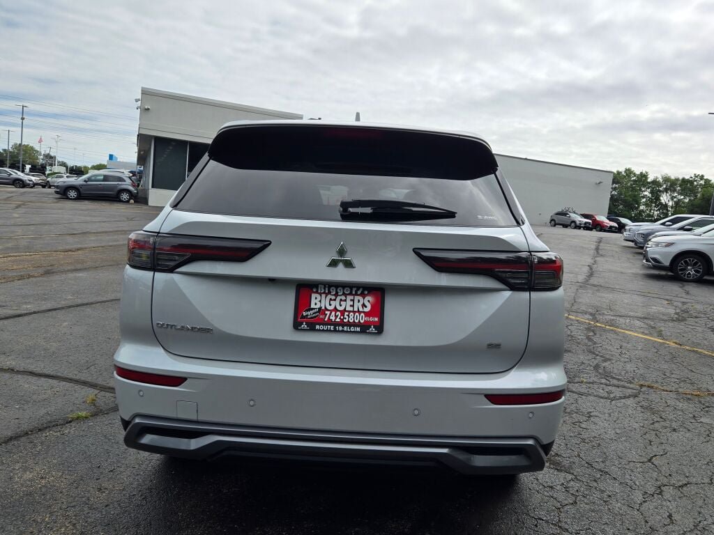 New 2026 Mitsubishi Outlander SE AWD/4WD image 12