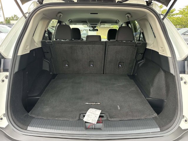 Used 2023 Nissan Rogue S AWD/4WD image 13