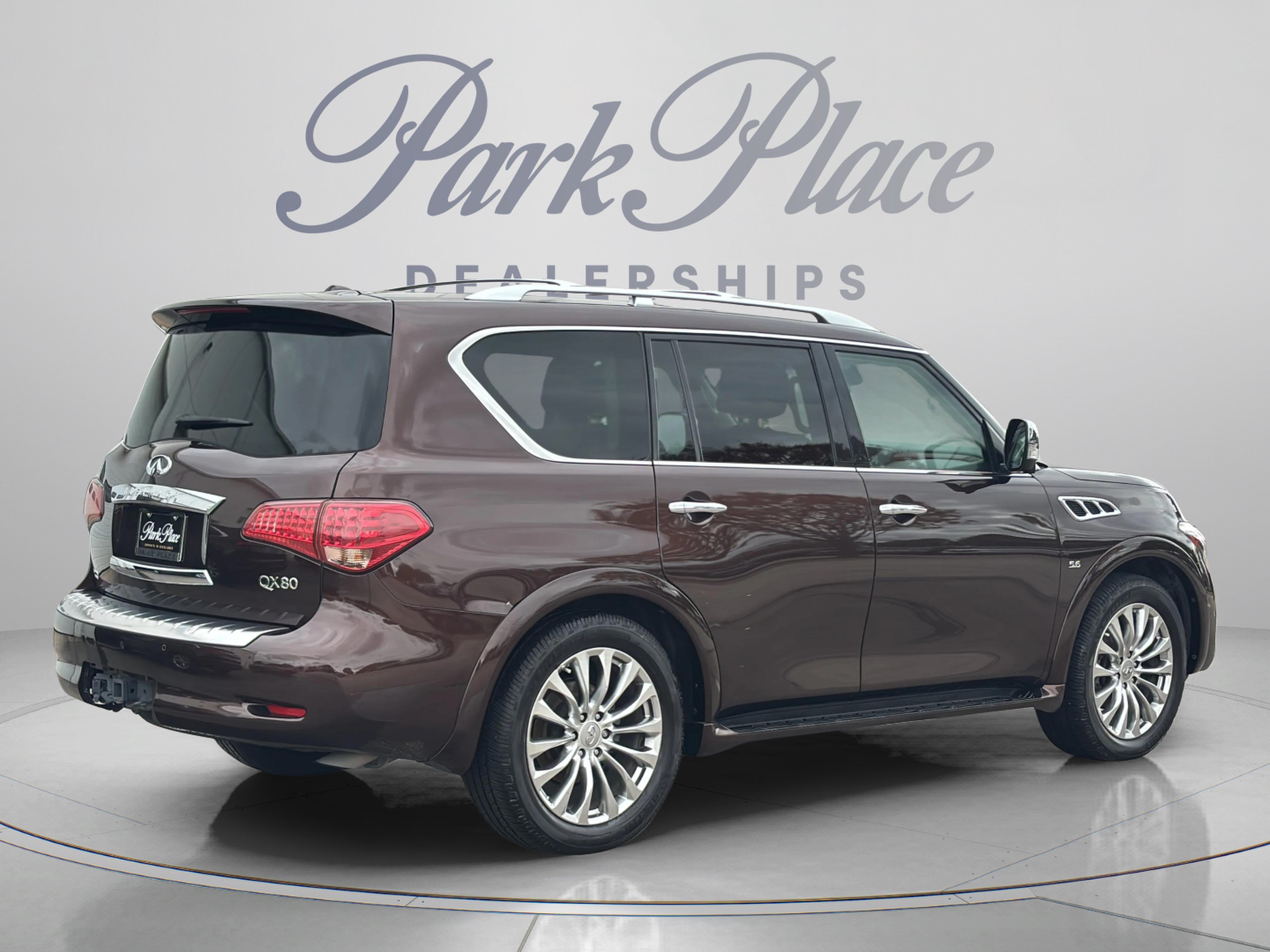 Used 2017 INFINITI QX80 2WD w/ Deluxe Technology Package image 6