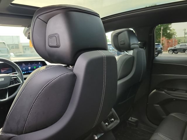 Certified 2024 Cadillac Lyriq Luxury AWD/4WD image 24