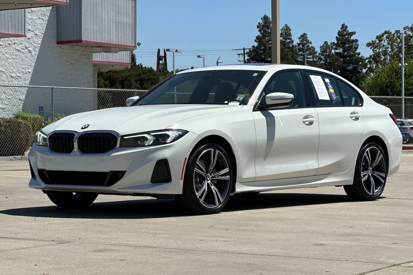 Used 2023 BMW 330i Sedan w/ Parking Assistance Package RWD image 7