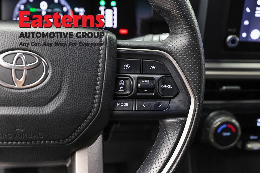 Used 2025 Toyota 4Runner SR5 AWD/4WD image 16