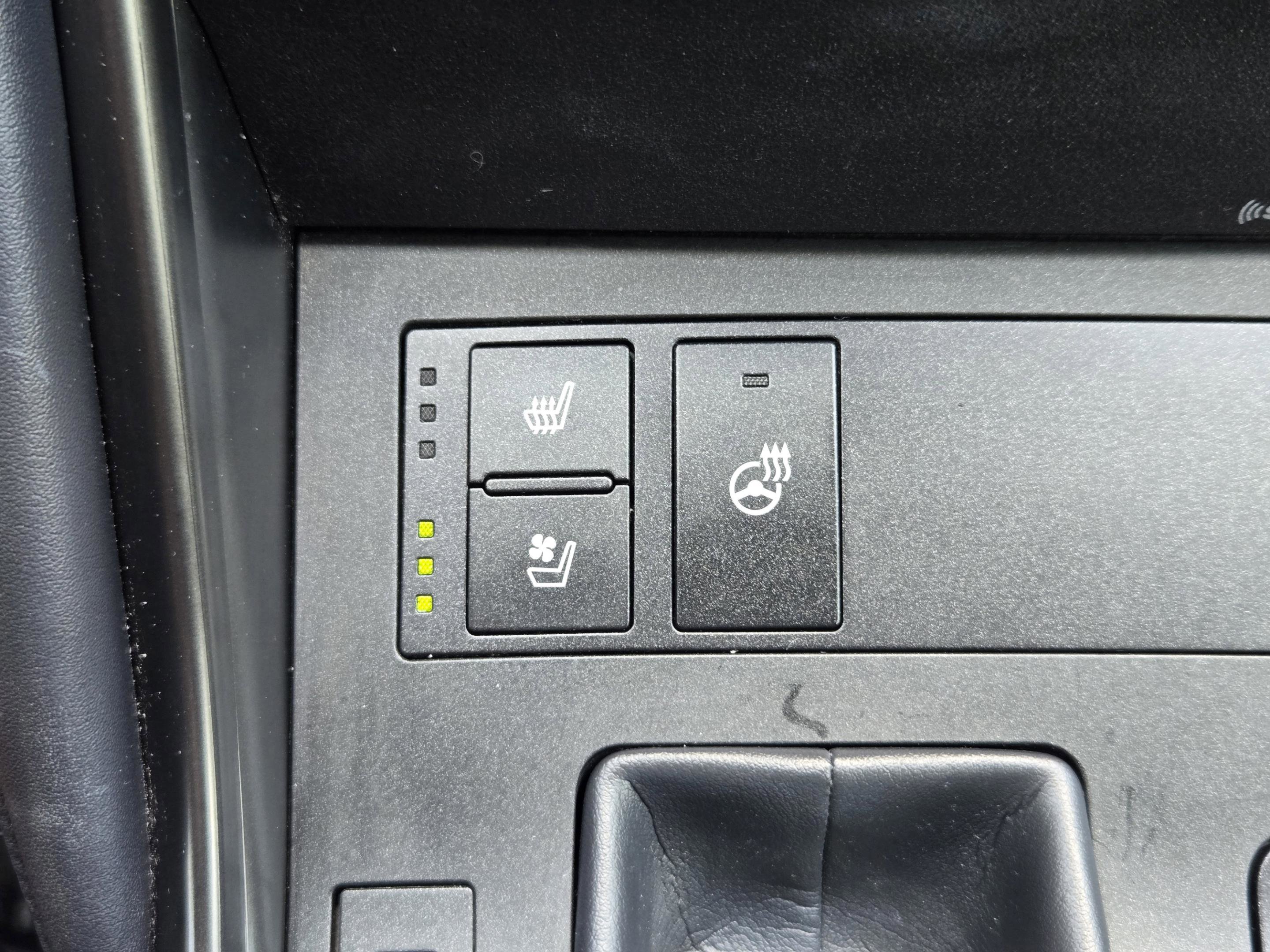 Used 2023 Lexus IS 350 F Sport w/ Memory Package RWD image 16