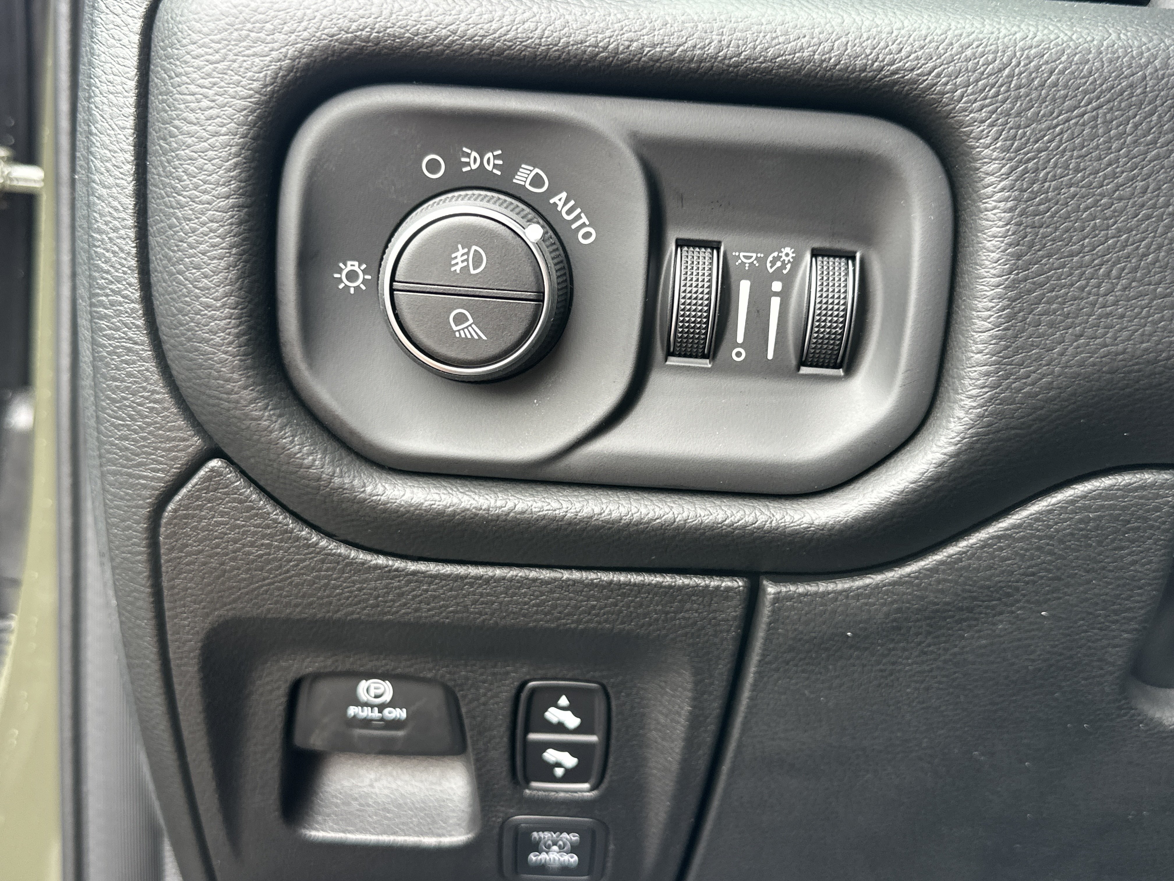 New 2026 RAM 1500 Laramie w/ Night Edition AWD/4WD image 13
