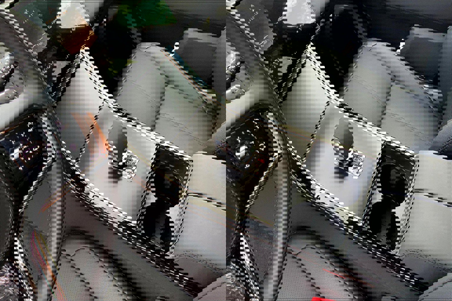 New 2026 Land Rover Range Rover Velar Dynamic SE image 10