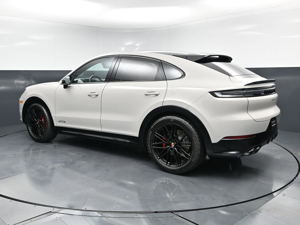 New 2026 Porsche Cayenne GTS image 3