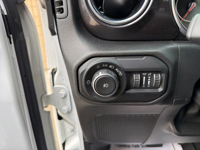 Used 2021 Jeep Wrangler Unlimited Rubicon w/ Trailer Tow Package image 17